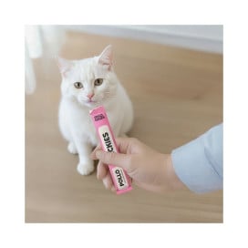 Pack 12 Snacks Cremosos Milo y Lola Pollo con Arándanos para Gato Snacks para Gatos Patitas&co